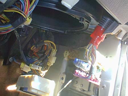 Disconnecting the wiring harness