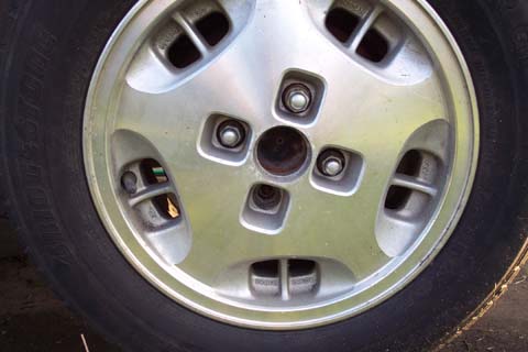 Broken wheel stud step 1